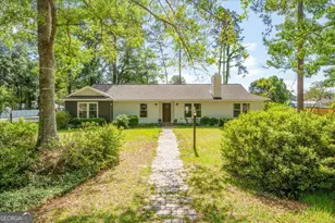 670 Hillmont Dr, Waycross, GA 31503 - Photo 1