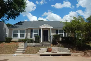 304 Lenox Cir, Lagrange, GA 30241 - Photo 1