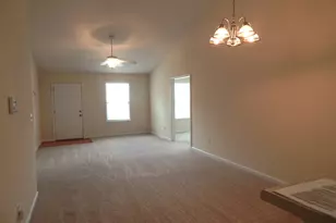 304 Lenox Cir, Lagrange, GA 30241 - Photo 3