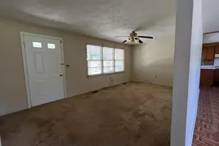 4401 Crystal Lake Dr, Macon, GA 31217 - Photo 5