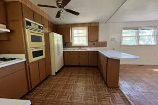 4401 Crystal Lake Dr, Macon, GA 31217 - Photo 7