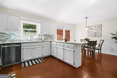 661 N Parkwood Road, Decatur, GA 30030 - Photo 3