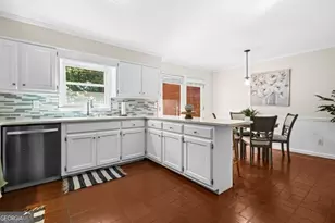 661 N Parkwood Rd, Decatur, GA 30030 - Photo 3