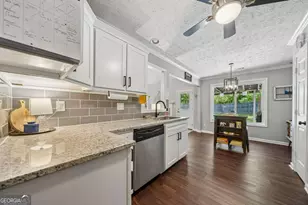3622 Goldenrod Ln, Buford, GA 30519 - Photo 11