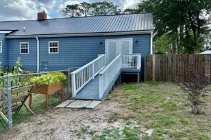 348 S Victory Dr, Lyons, GA 30436 - Photo 9