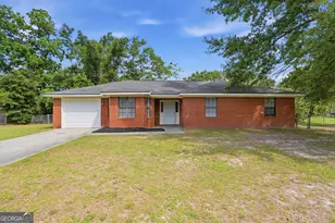 39 Henry Ln, Hinesville, GA 31313 - Photo 1