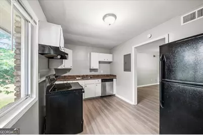 1627 Line Circle, Decatur, GA 30032 - Photo 9