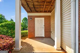 578 Shadow Lake Dr, Lithonia, GA 30058 - Photo 3
