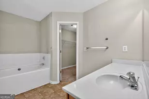 578 Shadow Lake Dr, Lithonia, GA 30058 - Photo 23