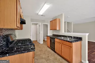 578 Shadow Lake Dr, Lithonia, GA 30058 - Photo 11