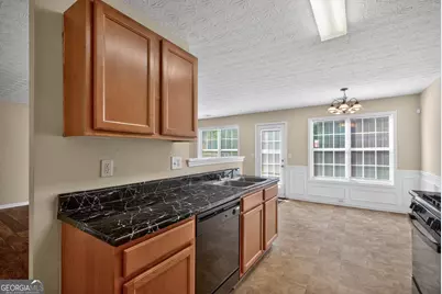 578 Shadow Lake Drive, Lithonia, GA 30058 - Photo 13