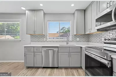 7307 Cardigan Circle, Atlanta, GA 30328 - Photo 11