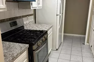 2331 Wellington Cir, Lithonia, GA 30058 - Photo 9