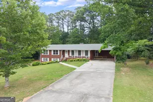 215 Gilbert Rd, Fayetteville, GA 30214 - Photo 1