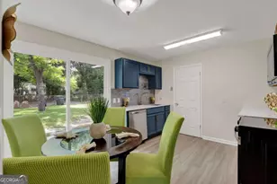 325 Forrest Ave, Savannah, GA 31404 - Photo 9