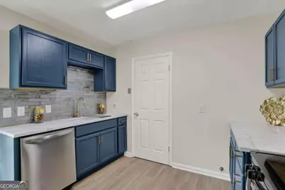325 Forrest Avenue, Savannah, GA 31404 - Photo 11