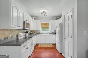 2 Brewster St, Savannah, GA 31419 - Photo 17