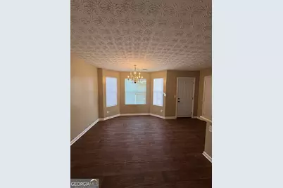 5869 Strathmoor Manor Circle, Lithonia, GA 30058 - Photo 5