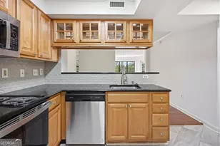 795 Hammond Dr, Atlanta, GA 30328 - Photo 31