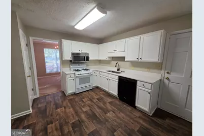 302 Henley Way, Peachtree City, GA 30269 - Photo 5