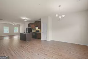 1921 Old Dogwood Dr, Jonesboro, GA 30238 - Photo 9