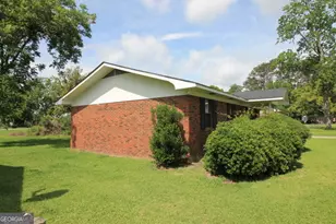 114 W 8th St, Alma, GA 31510 - Photo 3