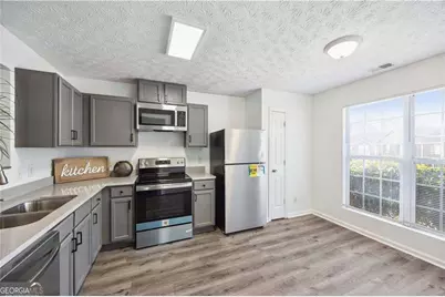 5547 Strathmoor Manor Circle, Lithonia, GA 30058 - Photo 5