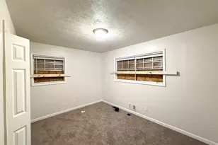 1465 Holcomb Ave, East Point, GA 30344 - Photo 15