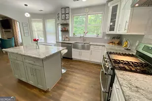 588 Lakeview Terrace SE, Smyrna, GA 30126 - Photo 11