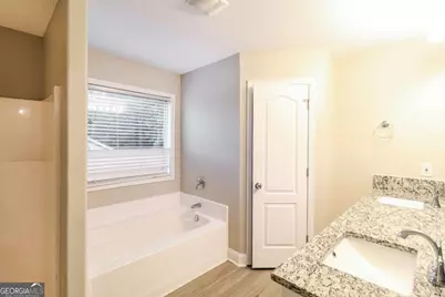 1926 Paynes Point, Winder, GA 30680 - Photo 5