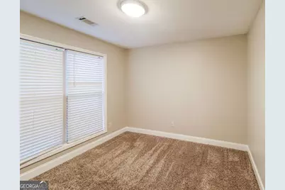 1926 Paynes Point, Winder, GA 30680 - Photo 9