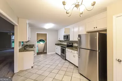 1926 Paynes Point, Winder, GA 30680 - Photo 11