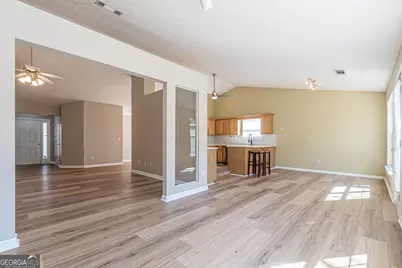 5755 Lakeview Circle, Lithonia, GA 30058 - Photo 19