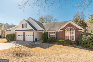 5755 Lakeview Cir, Lithonia, GA 30058 - Photo 3