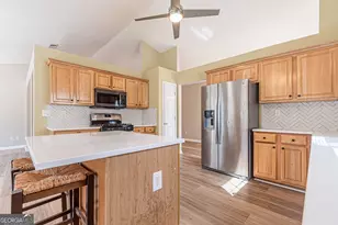 5755 Lakeview Cir, Lithonia, GA 30058 - Photo 7