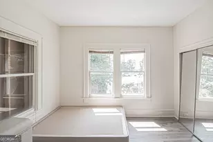 1358 W Poplar St, Griffin, GA 30224 - Photo 13