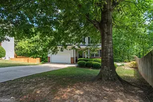 305 Penfield Cir, Sugar Hill, GA 30518 - Photo 3