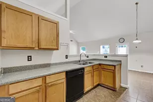 6827 Hill Creek Cove, Lithonia, GA 30058 - Photo 17