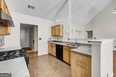 6827 Hill Creek Cove, Lithonia, GA 30058 - Photo 15