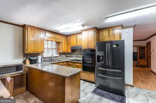 411 Hickory Ln, Griffin, GA 30223 - Photo 13