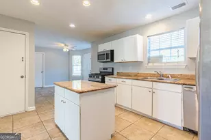 2554 Willenhall Way, Lithonia, GA 30058 - Photo 15
