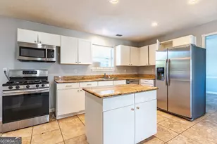 2554 Willenhall Way, Lithonia, GA 30058 - Photo 9