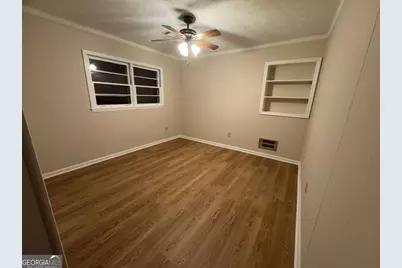 606 Viewpoint Drive, Jackson, GA 30233 - Photo 5