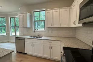176 Country World Dr, Macon, GA 31211 - Photo 11