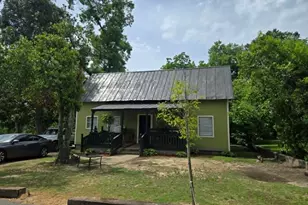 3 E McDuffie St, Hawkinsville, GA 31036 - Photo 1