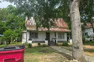 269 N Dooley St, Hawkinsville, GA 31036 - Photo 1