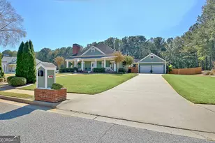 25 Carriage Ln, Senoia, GA 30276 - Photo 1