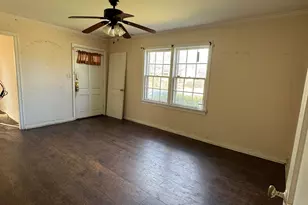 548 N Hill St, Griffin, GA 30223 - Photo 5
