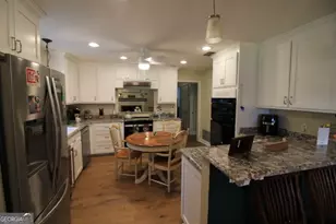 164 W Myra St, Alma, GA 31510 - Photo 5