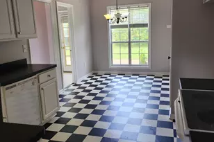 228 Providence Dr, Carrollton, GA 30116 - Photo 3